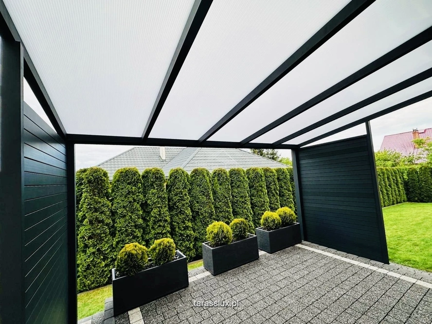 Nowoczesne-zadaszenia-tarasu.webp